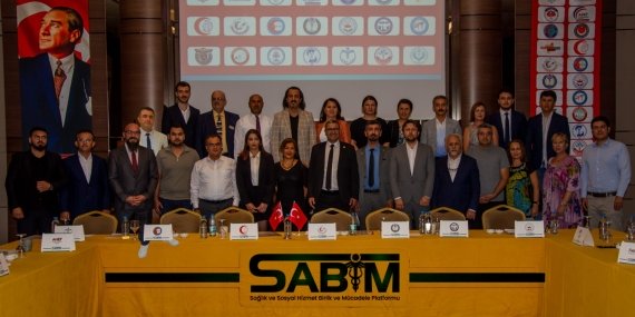 Sağlık ve Sosyal Hizmet Birlik ve Mücadele Platformu ile bugüne kadar değinilmemiş tüm problemleri çözüme kavuşturmak için 21 STK ile birlikte hareket etme kararı aldık.