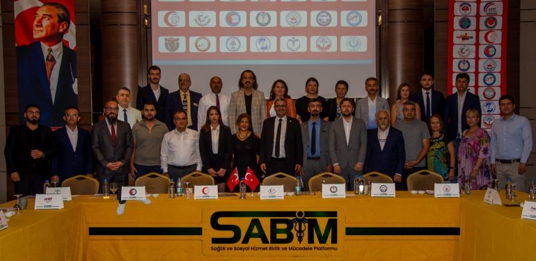 Sağlık ve Sosyal Hizmet Birlik ve Mücadele Platformu ile bugüne kadar değinilmemiş tüm problemleri çözüme kavuşturmak için 21 STK ile birlikte hareket etme kararı aldık.